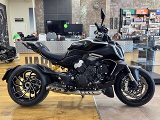 Ducati Diavel V4