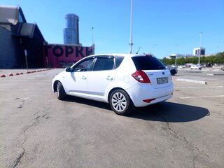 2011 Kia Ceed I Рестайлинг, белый, 600000 рублей, вид 3