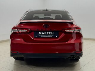 2021 Toyota Camry VIII (XV70) Рестайлинг, красный, 3150000 рублей, вид 5