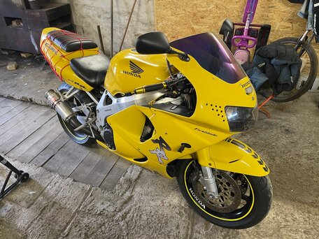 1996 Honda CBR 900RR Fireblade, жёлтый, 360000 рублей, вид 3