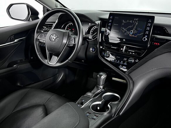 2021 Toyota Camry VIII (XV70) Рестайлинг, белый - вид 13