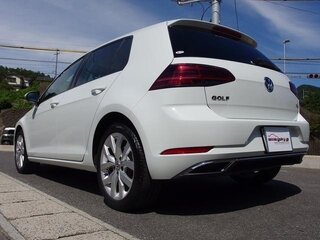 2017 Volkswagen Golf VII Рестайлинг, белый, 1390999 рублей, вид 5