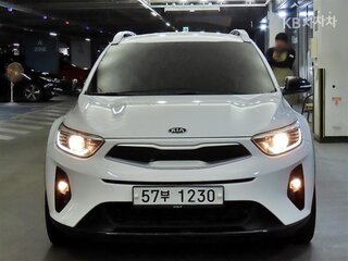 2020 Kia Stonic I, белый, 1550000 рублей, вид 2
