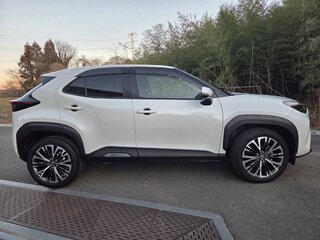 2023 Toyota Yaris Cross I, белый, 1417000 рублей, вид 3