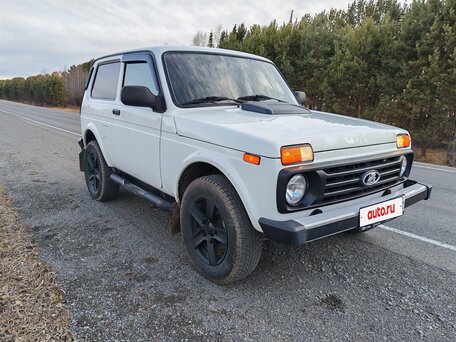 2017 Lada (ВАЗ) 2121 (4x4) I Рестайлинг, белый, 800000 рублей, вид 3
