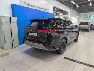 2025 Toyota Highlander IV (XU70), чёрный, 4790000 рублей, вид 5