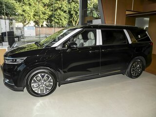 2025 Kia Carnival IV Рестайлинг, чёрный, 6999900 рублей, вид 4