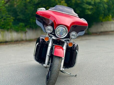 2010 Harley-Davidson Electra Glide, красный, 1150000 рублей, вид 4