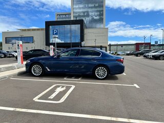 2020 BMW 5 серии 530e VII (G30/G31/G38) Рестайлинг, синий, 4500000 рублей, вид 4