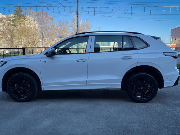 2026 Volkswagen Tiguan L Pro III (China Market), белый, 4750000 рублей - вид 1