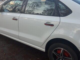 2015 Volkswagen Polo V, белый, 700000 рублей, вид 3