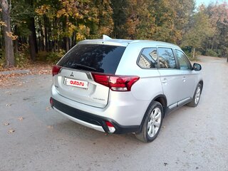 2016 Mitsubishi Outlander III Рестайлинг 2, серый, 1600000 рублей, вид 3