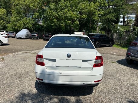 2019 Skoda Octavia III (A7) Рестайлинг, белый, 521000 рублей, вид 3