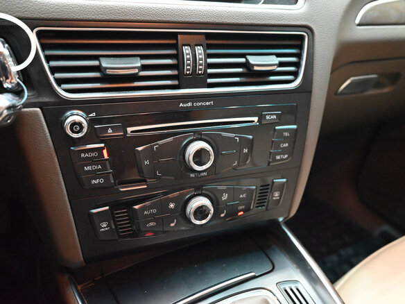 2014 Audi Q5 I (8R) Рестайлинг, серебристый, 2190000 рублей - вид 16