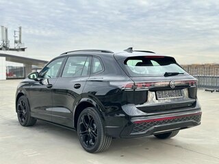 2026 Volkswagen Tiguan L Pro III (China Market), чёрный, 4950000 рублей, вид 3