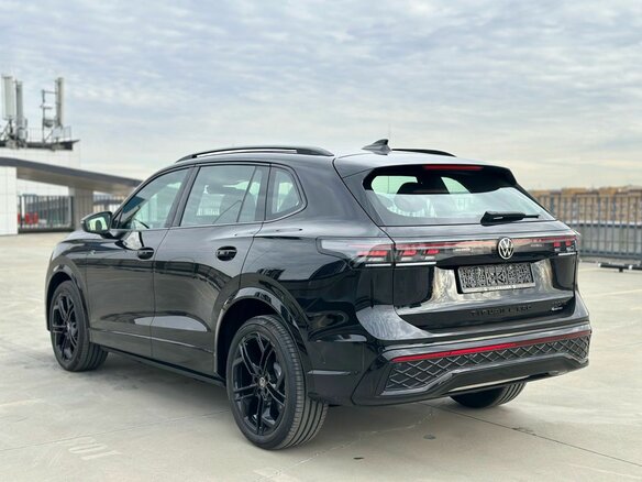 2026 Volkswagen Tiguan L Pro III (China Market), чёрный, 4950000 рублей - вид 2