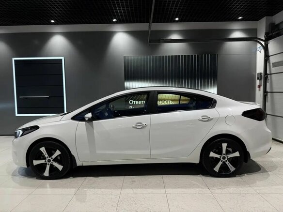 2017 Kia Cerato III Рестайлинг (Classic), белый - вид 2