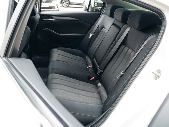 2019 Mazda 6 III (GJ) Рестайлинг 2, белый, 2390000 рублей - вид 8