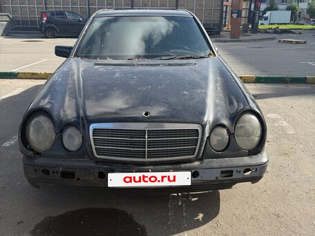 1996 Mercedes-Benz E-Класс 220 II (W210, S210), чёрный, 80000 рублей, вид 1
