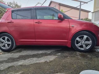 2004 Suzuki Swift III, красный, 480000 рублей, вид 2