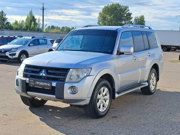 2010 Mitsubishi Pajero IV, серебристый, 1145000 рублей