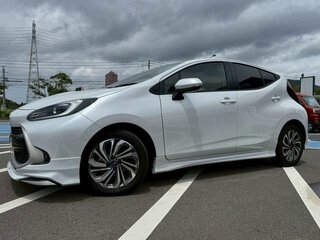 2023 Toyota Aqua II, белый, 1344000 рублей, вид 5