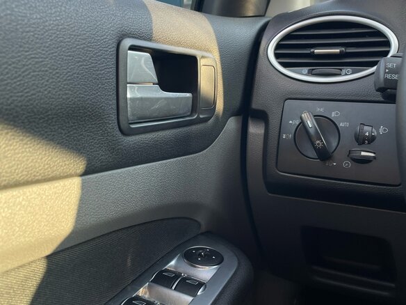 2008 Ford Focus II Рестайлинг, серый, 530000 рублей - вид 26