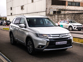 2015 Mitsubishi Outlander III Рестайлинг 2, белый, 1579777 рублей, вид 5