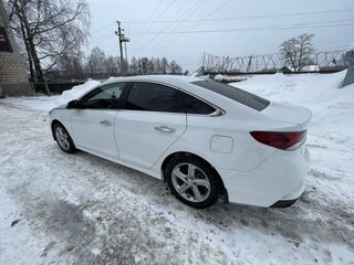 2018 Hyundai Sonata VII (LF) Рестайлинг, белый, 2050000 рублей, вид 3