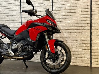 2026 Ducati Multistrada V2, красный, 2630000 рублей, вид 4