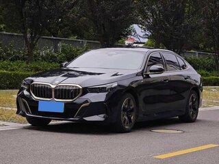 2024 BMW i5 Long eDrive35L, чёрный, 5200033 рублей, вид 1