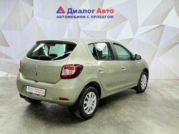 2020 Renault Sandero II Рестайлинг, бежевый, 975000 рублей - вид 5