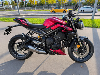 2023 Triumph Street Triple, красный, 1180000 рублей, вид 2