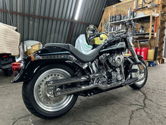 2010 Harley-Davidson Fat Boy, чёрный, 990000 рублей - вид 4