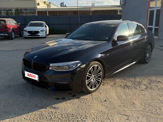 2019 BMW 5 серии 530d xDrive VII (G30/G31/G38), чёрный, 5600000 рублей, вид 3