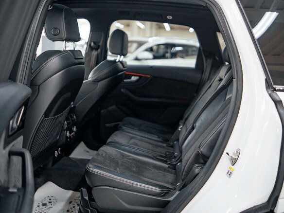 2017 Audi Q7 II (4M), белый, 4372000 рублей - вид 20