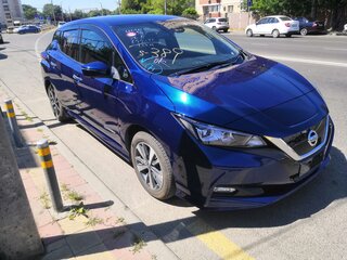 2020 Nissan Leaf II (ZE1), синий, 2600000 рублей, вид 1