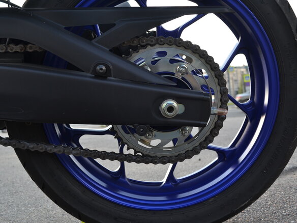 2023 Yamaha MT-03, белый - вид 11