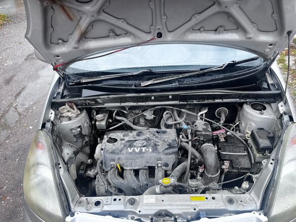 2000 Toyota FunCargo, серый, 470000 рублей - вид 9