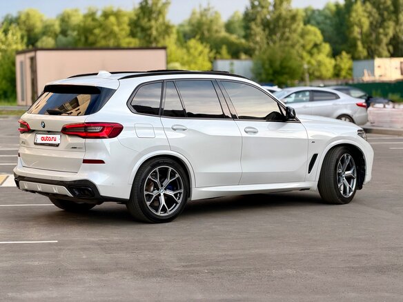 2018 BMW X5 50i IV (G05/G18), белый - вид 3