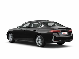 2026 BMW 5 серии 540d xDrive VIII (G60/G61/G68), чёрный, 14870000 рублей, вид 4