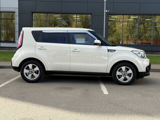 2017 Kia Soul II Рестайлинг, белый, 1710000 рублей, вид 4