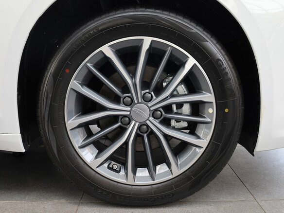 2026 Geely Preface I, белый, 3329990 рублей - вид 6