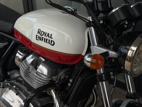 2021 Royal Enfield Interceptor 650, белый, 490000 рублей, вид 1