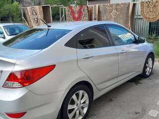 2012 Hyundai Solaris I, серебристый, 820000 рублей, вид 3