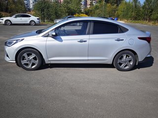 2020 Hyundai Solaris II Рестайлинг, серебристый, 1850000 рублей, вид 5
