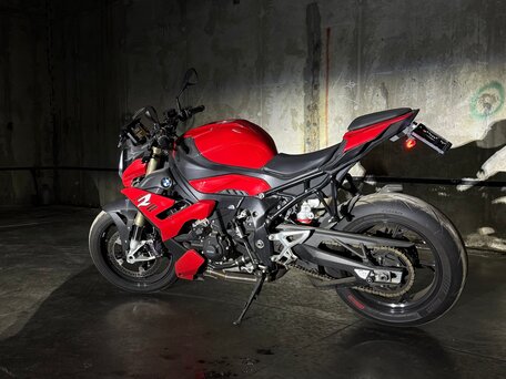 2021 BMW S 1000 R, красный, 1190000 рублей, вид 1
