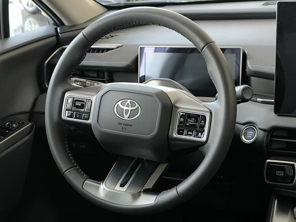 2026 Toyota RAV4 V (XA50), чёрный, 4690000 рублей - вид 12