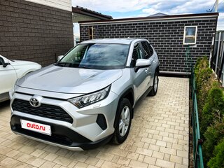 2020 Toyota RAV4 V (XA50), серый, 2850000 рублей, вид 2