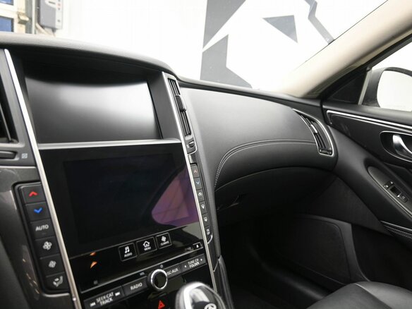 2017 Infiniti Q50 I Рестайлинг, серебристый, 2060000 рублей - вид 13